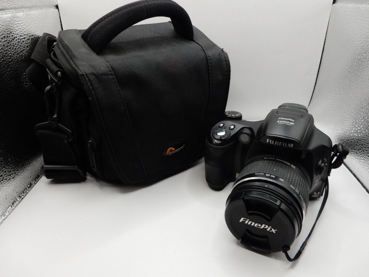 Fujifilm FinePix S Series S6000fd 6.3MP Digital Camera - Black