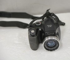 Fujifilm S5700 7.1MP Digital Camera 020326 