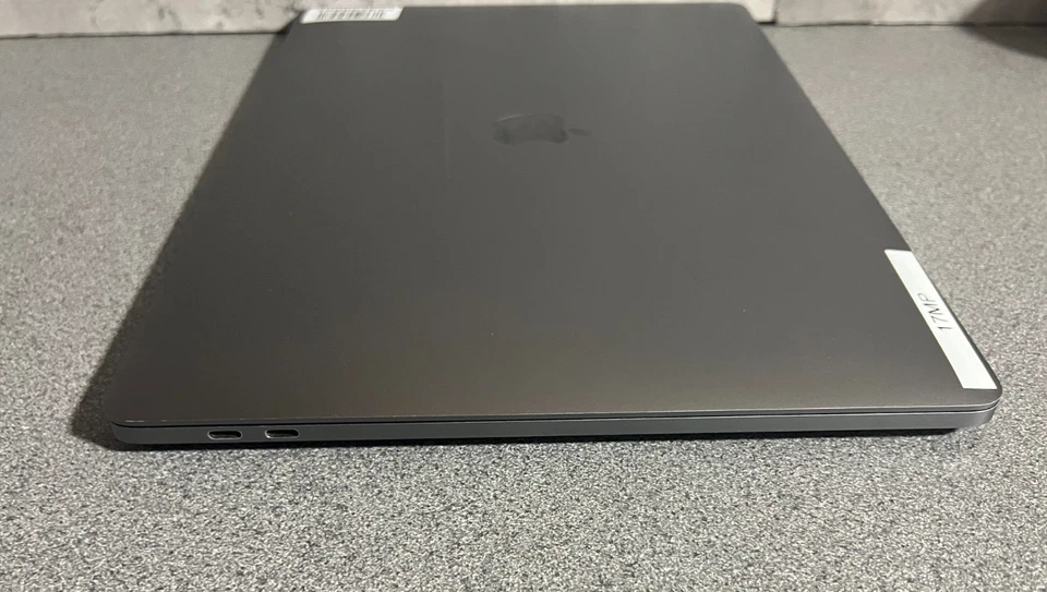 Apple MacBook Pro 15" i7 Quad Core 2.8GHz 500GB SSD 16GB RAM Radeon Pro 560 4GB - Image 3 of 4