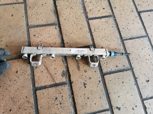 Original Mazda 6 GG GY 2.0 16V 108KW 147PS Einspritzleiste Düsenstock