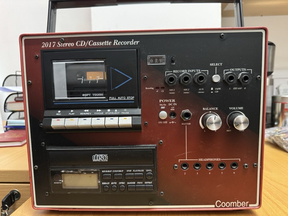 Coomber 2017 Stereo CD/Cassette Recorder Built in Speakers Vintage