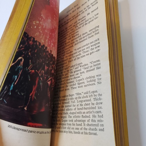 Logan's Run PB Book William F. Nolan George Clayton Johnson 1976 Bantam Vintage - Picture 12 of 13