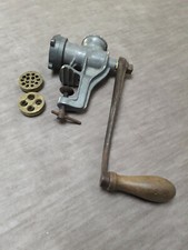 Antico torchietto per pasta in alluminio con tre trafile in bronzo - vintage