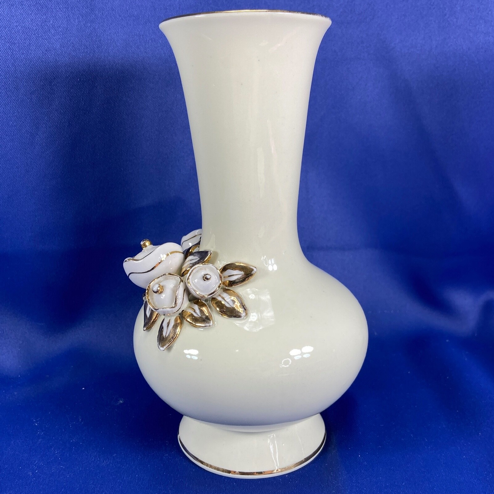 RARE Vintage LEFTON Vase Hand Painted White & Gold w/Applied Flowers c.1950-1955