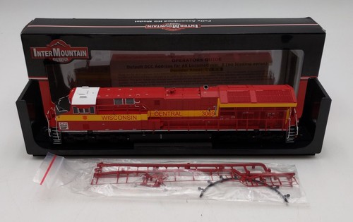InterMountain 497113S-01 HO CN ET44AC Wisconsin Central Heritage Loco. #3069 LN | Condition: Used