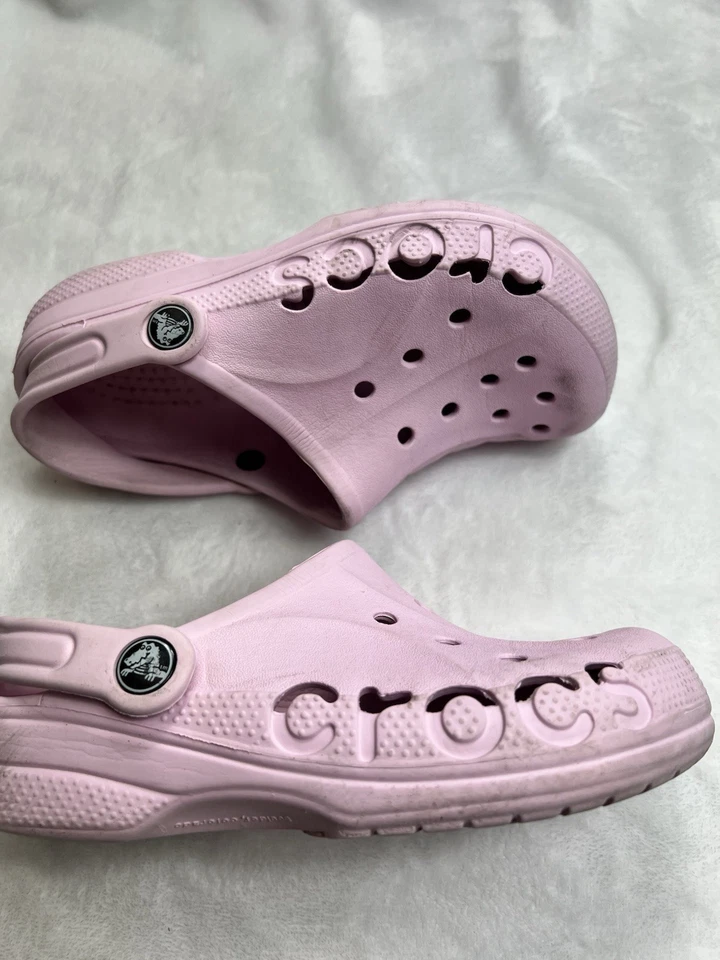 Zapatos de agua Crocs para niños rosa suave Foto 2 de 4