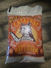 Catalyst Pet Softwood Natural Clumping Cat Litter, Multi Cat Formula, 10 lb. Bag