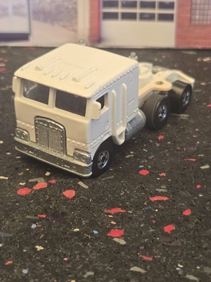 Hot Wheels Steering Rig White, very clean htf, rolls nice