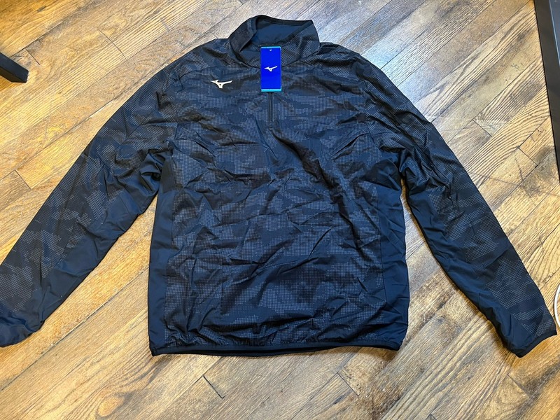 Mizuno men’s Winter Stretch Pullover Size Large