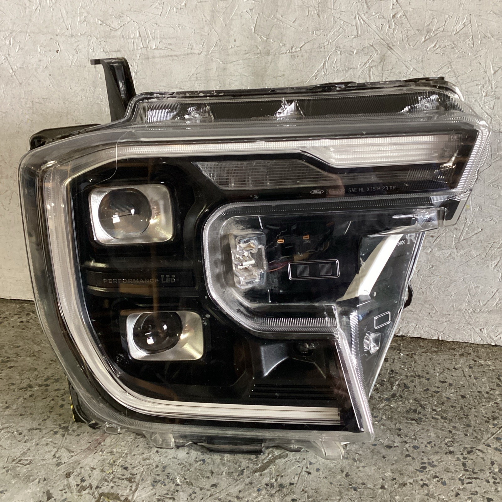 2024-2025 Ford Ranger RIGHT RH PASSENGER SIDE HEADLIGHT USED OEM PROJECTOR LED