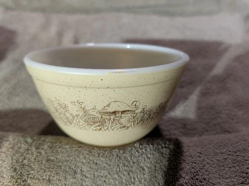 Vintage Pyrex Mixing Bowl 401 Forest Fancies Mushrooms Brown Tan Small  750ml