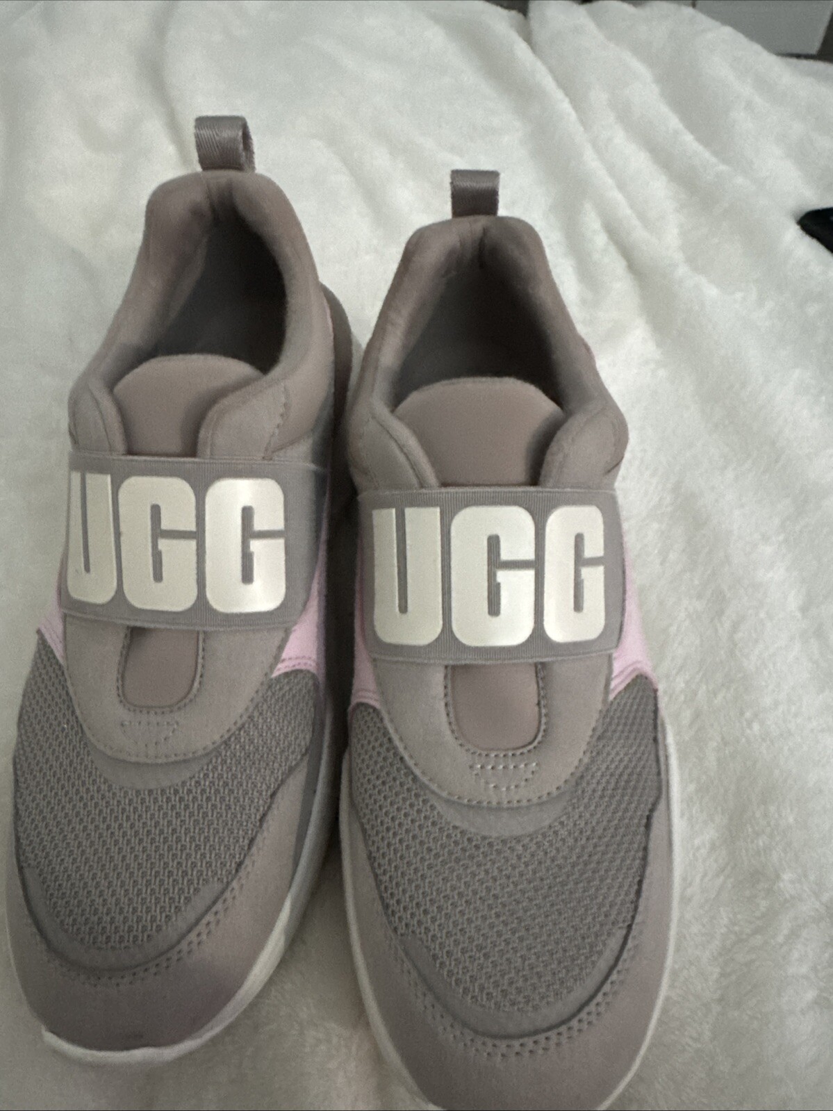 Ugg - image 1