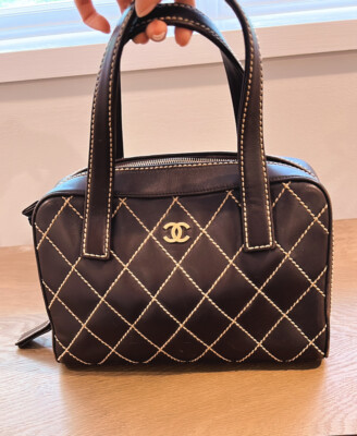 Chanel Bag in Dark Chocolate Excellent Condition brown Leather With Top Handle