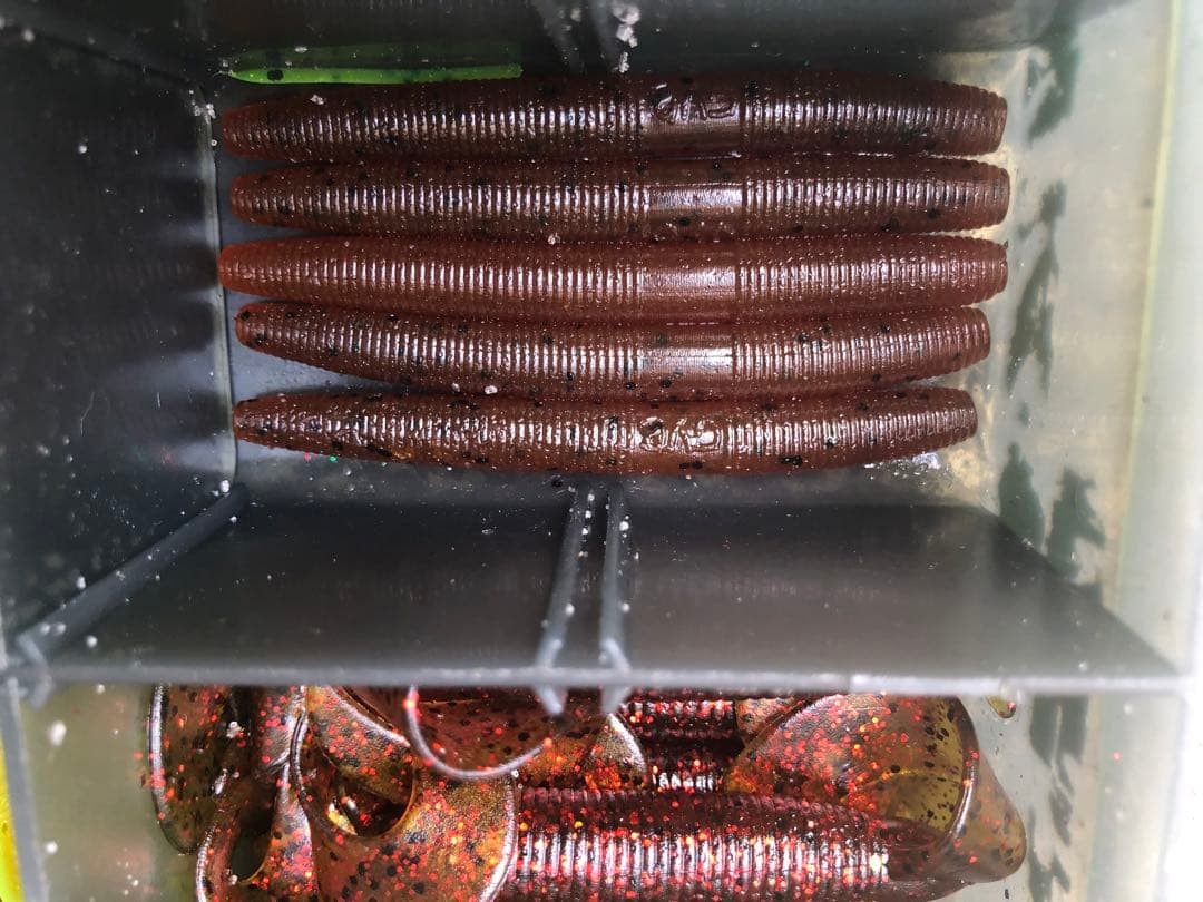 Bass fishing retirement set, Gary Yamamoto and other worms - Image 10