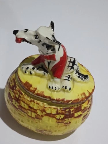 Hull Pottery Wolf Jar