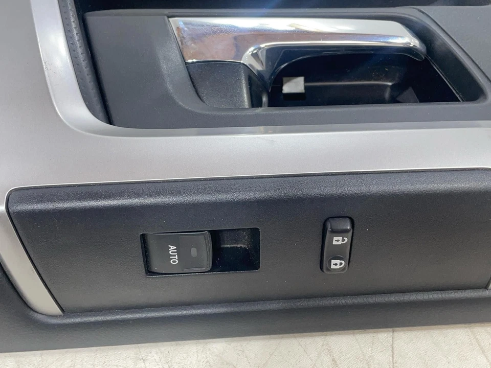 Panel de moldura de puerta de pasajero delantero beige arena OEM para TOYOTA 4RUNNER Limited 14-20 Foto 4 de 4