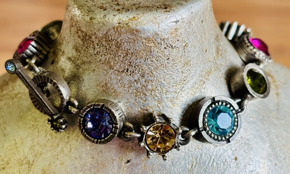 Patricia Locke USA Signed ‘04 Silvertone Swarovski Crystals 7-1/2” Link Bracelet - Image 3 of 4