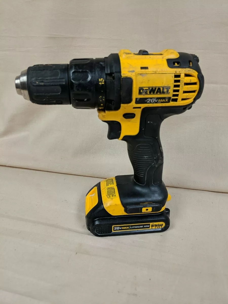 DEWALT 20 Volt MAX Cordless Compact Drill Drill DRIVER DCD780 W