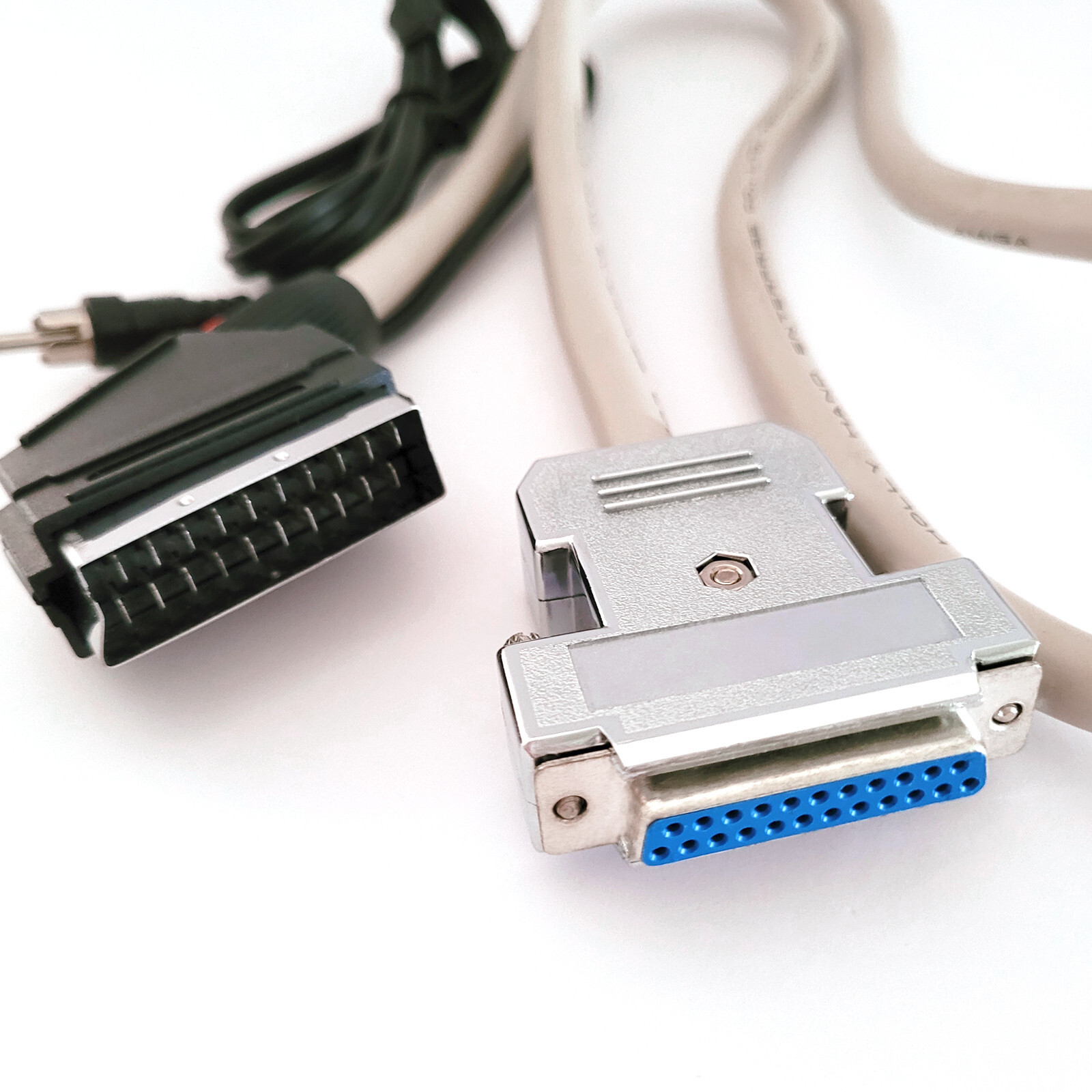 Commodore Amiga RGB SCART Monitor Cable / TV Video & Audio Lead DB23