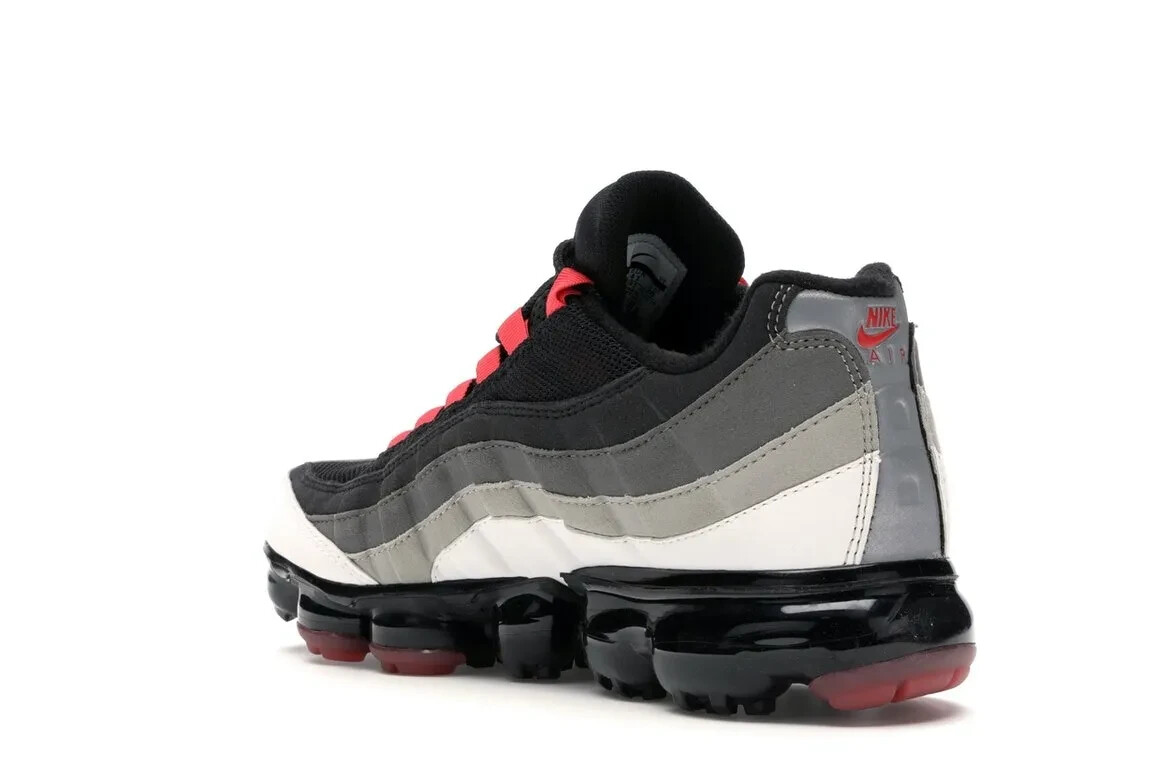 Nike Air VaporMax 95 'Hot Red' AJ7292-101 Mens Sz 10.5 Retro