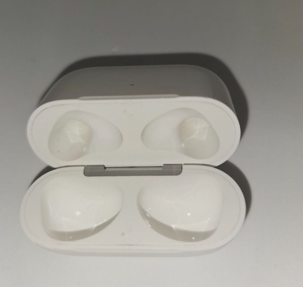 GENUINE Apple AirPods 3rd Gen Magsafe Case Charger (A2566
