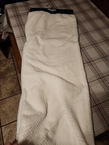 NWT DKNY White Soft Furry Table Runner 20" x 108" - Picture 7 of 7