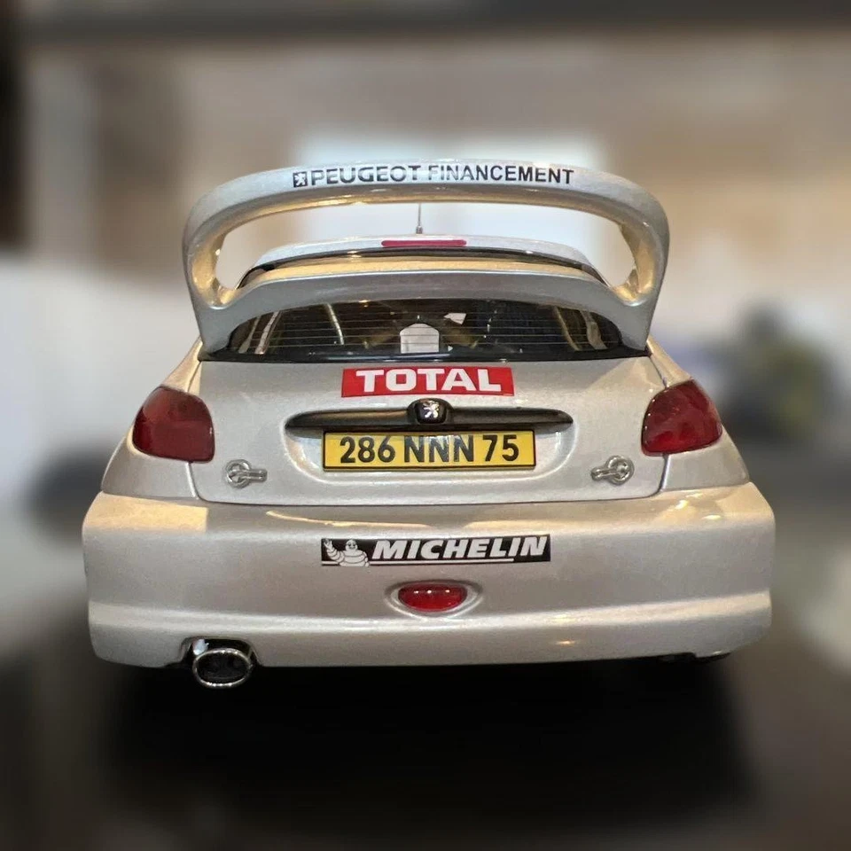 AUTOart 1/18 标致 206 WRC 2002 Gil Panizzi 显示模型收藏 — 第 2/4 张图片