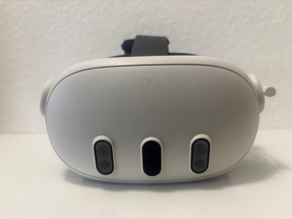 Meta Quest 3 - 128GB VR Headset Only With Battery EliteStrap Oculus Quest 3 - Image 3 of 4