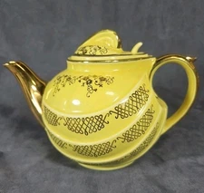 Vintage Hall China Co. Ceramic Teapot Parade 6-cup 1930's U.S.A. Tea Pot Yellow