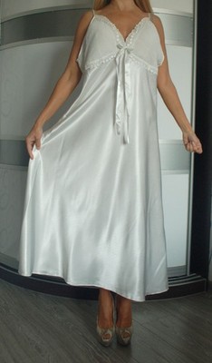 VINTAGE STUNNING WHITE LIQUID SILKLY SATIN NIGHTGOWN  52 L-XL