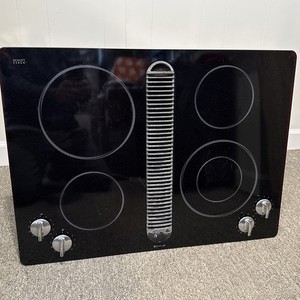 30” Jenn Air JED8430BDB 4 Burner Electric 240v Cooktop Downdraft Vent Black