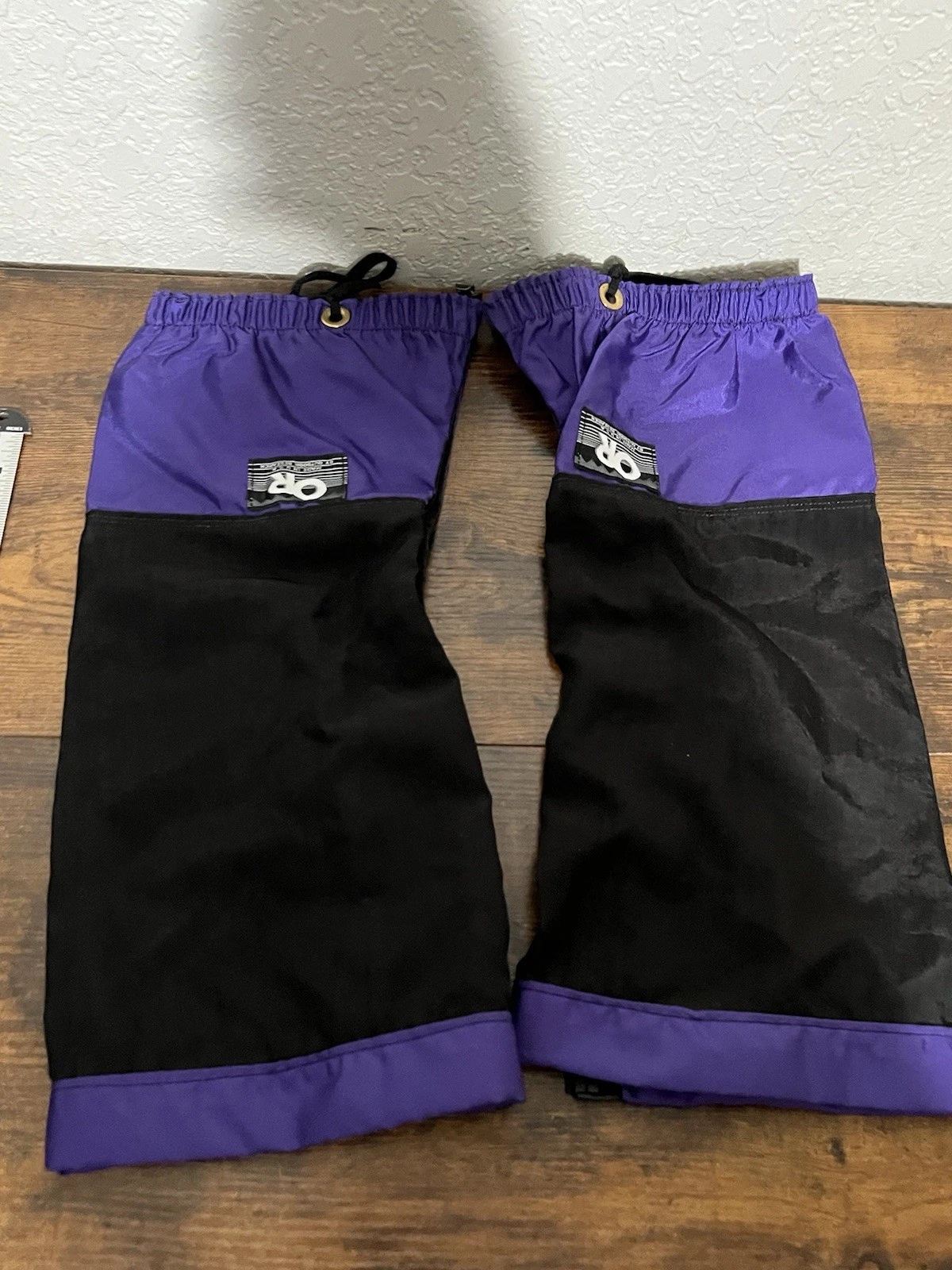 OR Outdoor Research Gore Tex Leg Gaiters - Size Medium, Purple - Great Condition