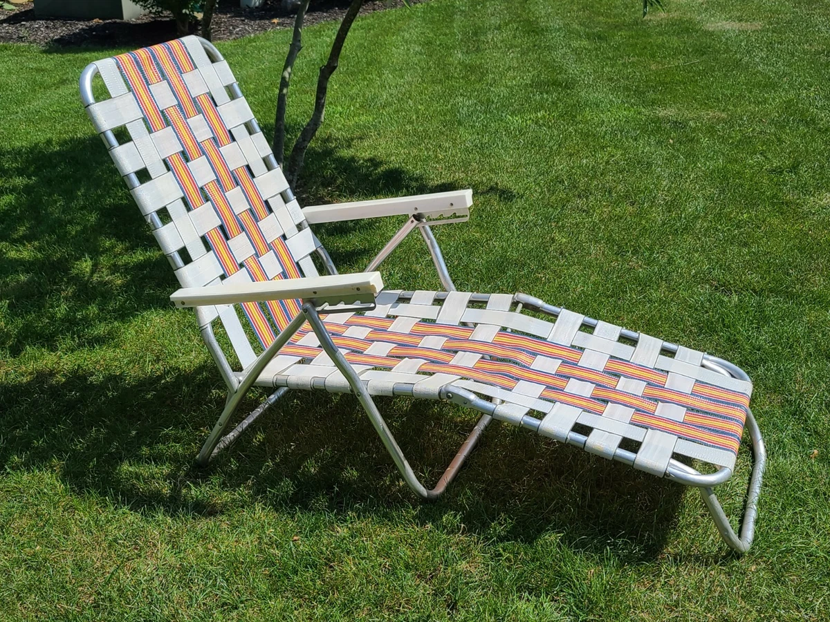 Webbed chaise lawn chairs deals