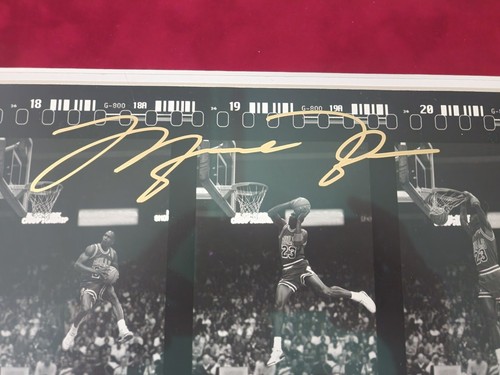 Michael Jordan “The Art of The Dunk” Limited out of 323 Museum Framed Signed UDA - Picture 2 of 15