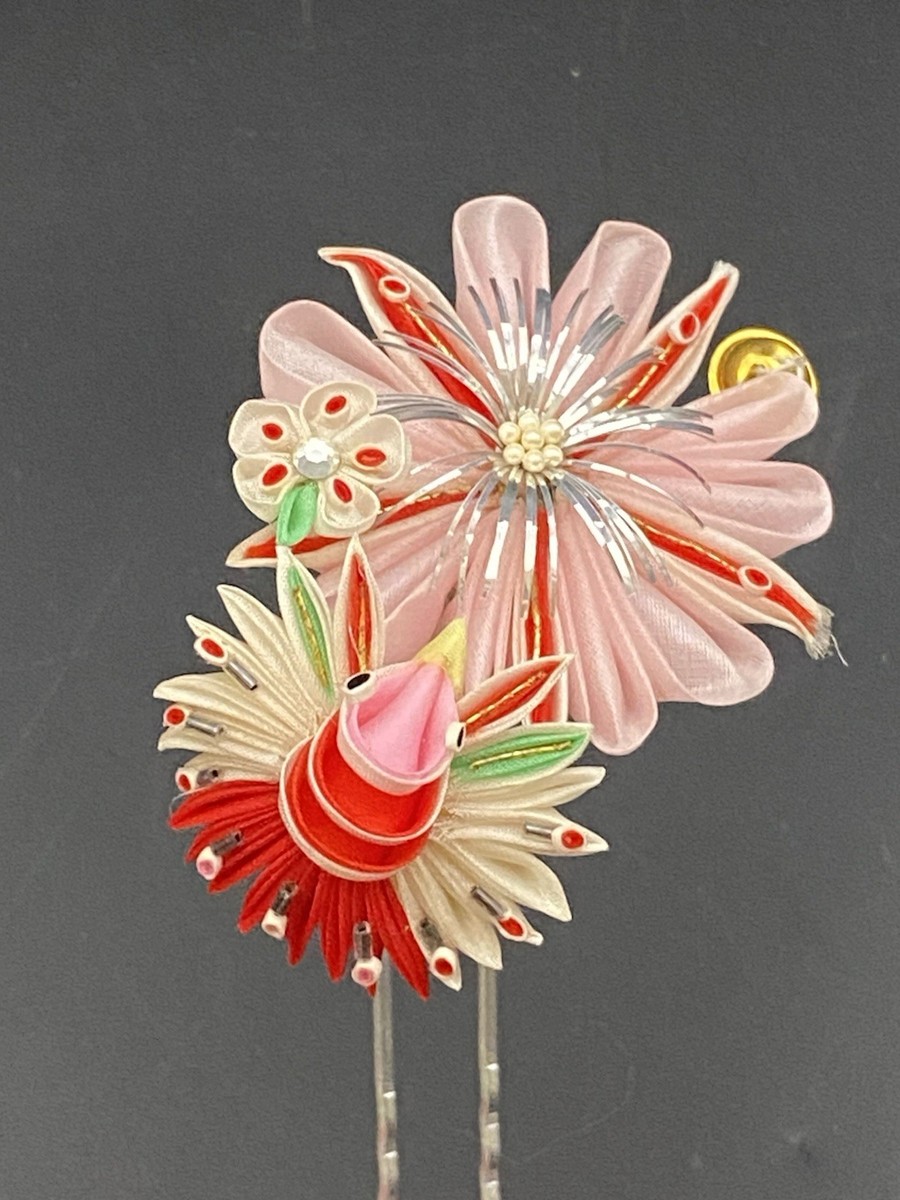 Vtg Set 2 Japanese Bira-Bira Kanzashi Silk Flowers Kimono Hairpin