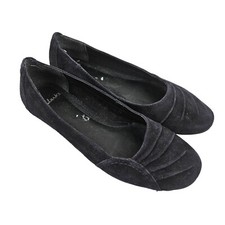 Clarks Loafers Womens Size 7 Black Suede Shoes Comfort Flats Pleated Front