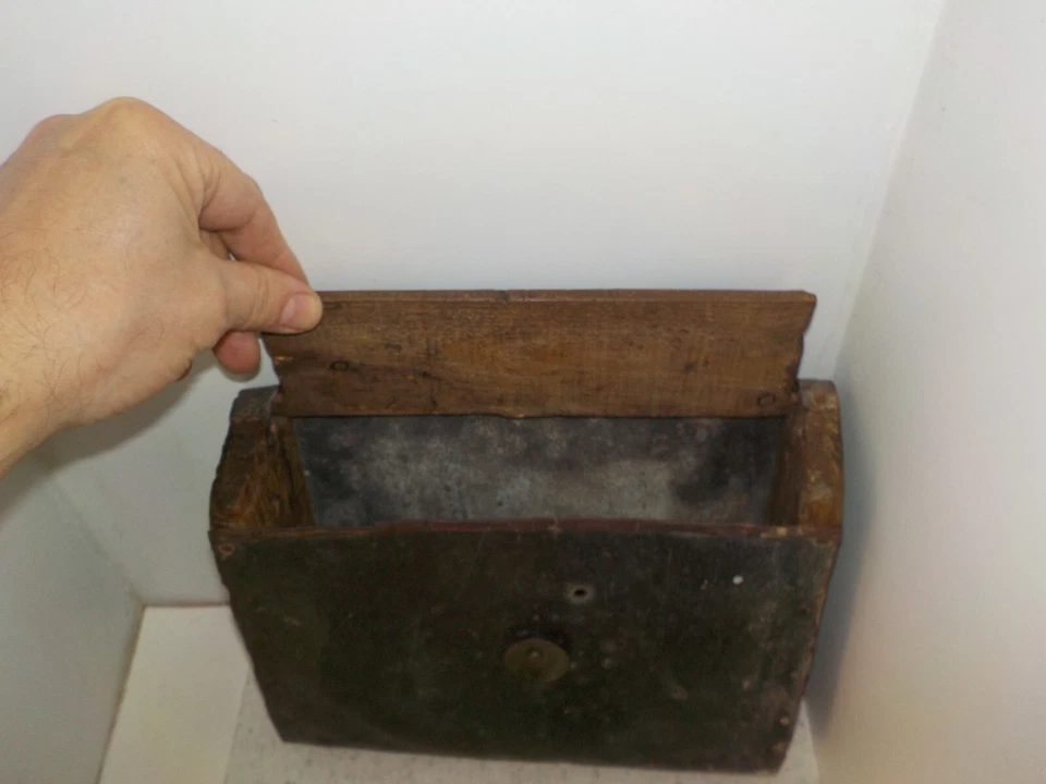 Boite en bois & tôle zinc avec inscription Art populaire origine Suisse Jura - Photo 4/4