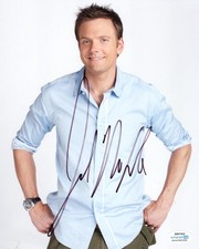 Joel McHale Signed Autographed 8x10 Photo Animal Control ACOA