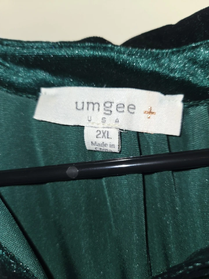 Umgee Women's Velvet Tunic Dress 2XL Green - Image 3 of 4