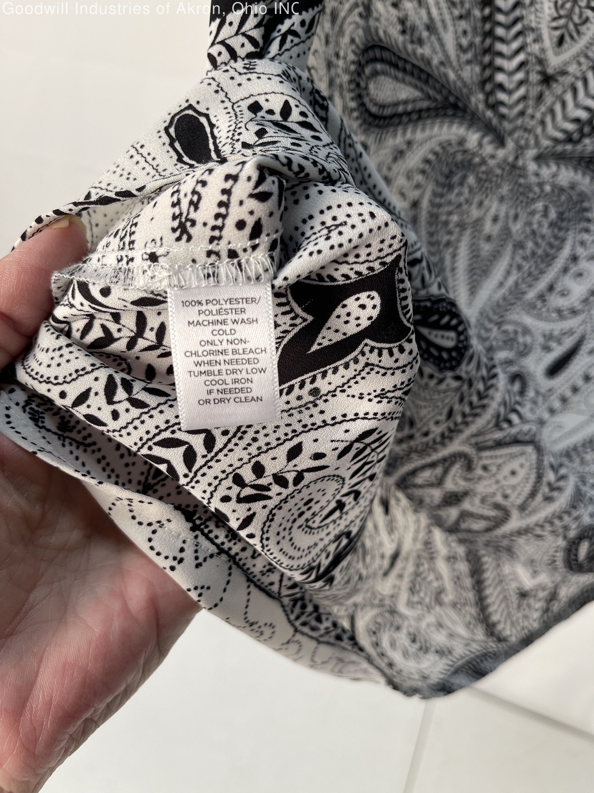 Gently Loved Loft White/Black Pattern Women's Tul… - image 3