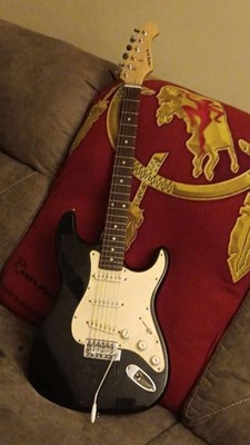 Black Solid Body Electric Guitar 6-String Right-Handed with White Pickguard