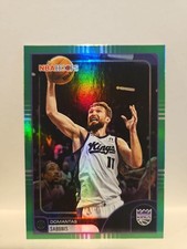 2025-26 Topps NBA Hoops Domantas Sabonis #204 Green Foil Kings