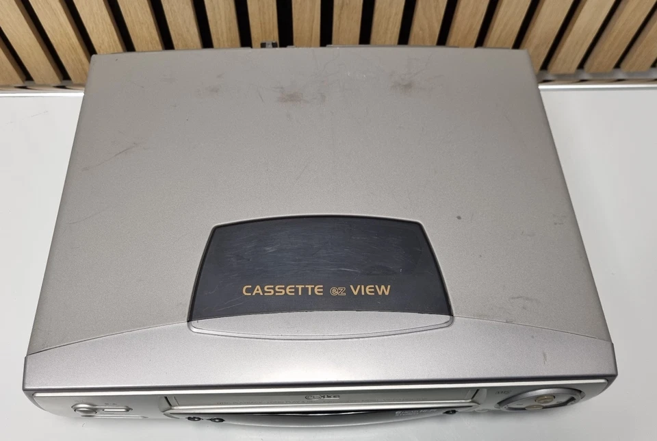 LG LV901 VHS Videorecorder - Silber - Videorekorder - mit Fernbedienung - Bild 3 von 4