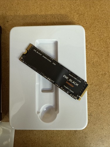 4TB NVMe M.2 SSD PCIe Gen4 x4 High Speed Interne Solid State Drive + Kit