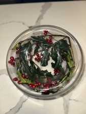 Wintersong Floating Candle Bowl 2000s with Decorative Holly Berries READ