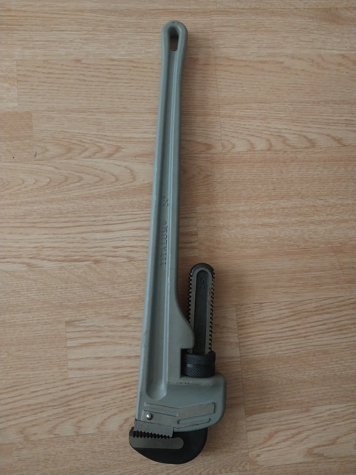 24" Alum. Pipe Wrench, Proto J824A Straight Aluminum 6" Pipe Capacity Titalum - Image 2 of 4