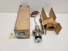 NEW IN BOX! STERLCO ADJUSTABLE TEMPERATURE CONTROL VALVE 140-240 1/2" TYPE 56T