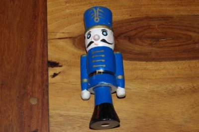 SOLDAT ANCIEN EN BOIS 170 mm FIGURINE bleu TYPE CASSE NOISETTE OU JEU DE QUILLE - Photo 1/3