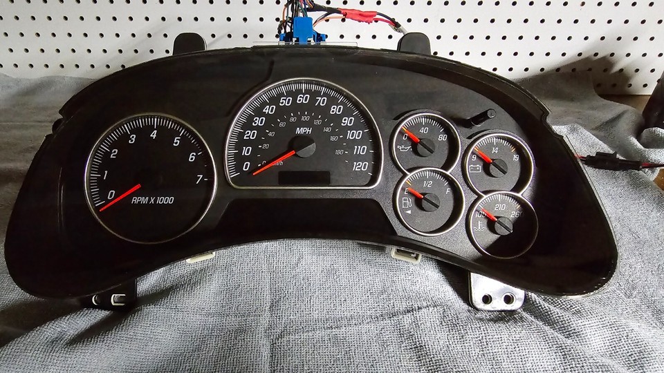 20022005 GMC Envoy Gauge Cluster eBay