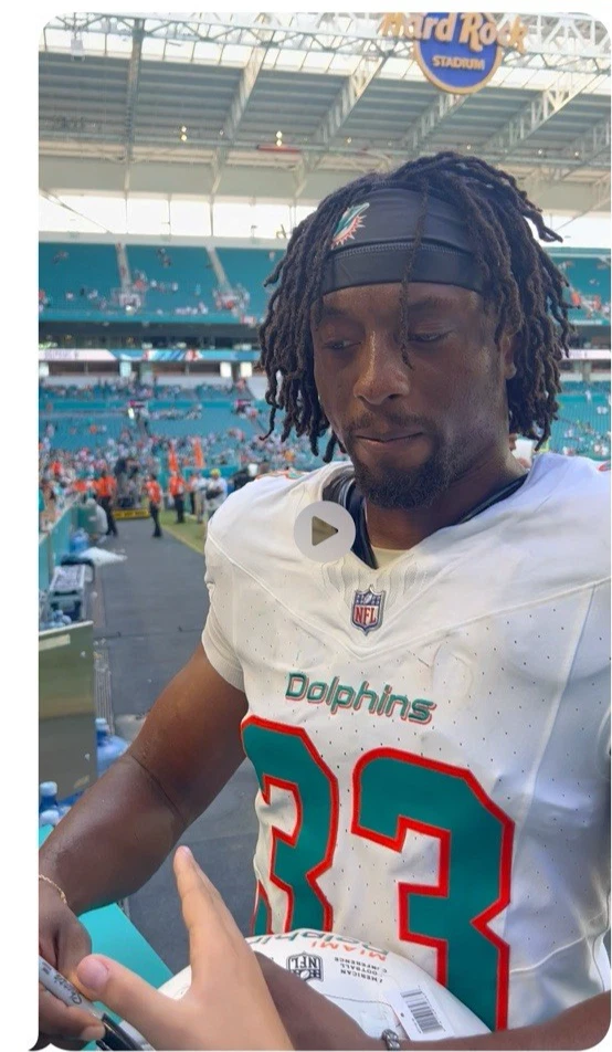 MIAMI DOLPHINS VS TAMPA BAY BUCCANEERS  12/28  1:00 PM SW SIDE LINE FIELD PASS - Image 4 of 4